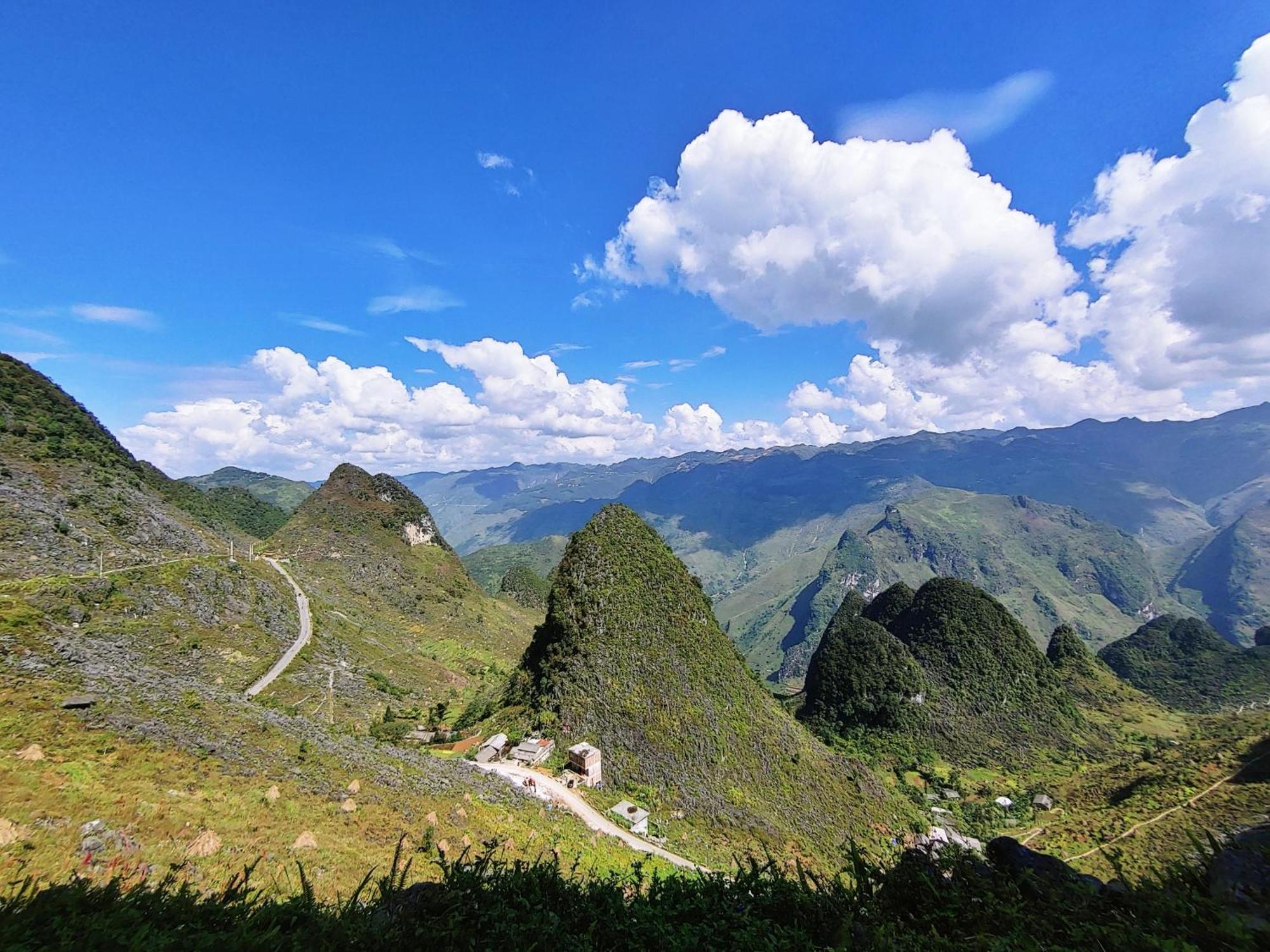 Ruby Hostel Ha Giang Esterno foto