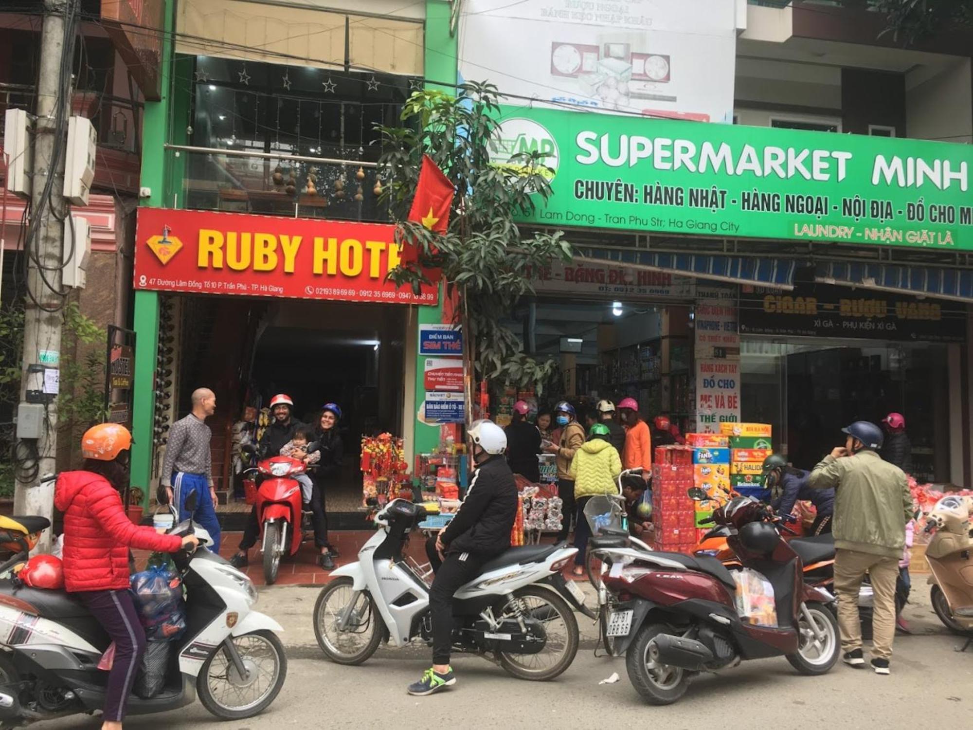 Ruby Hostel Ha Giang Esterno foto
